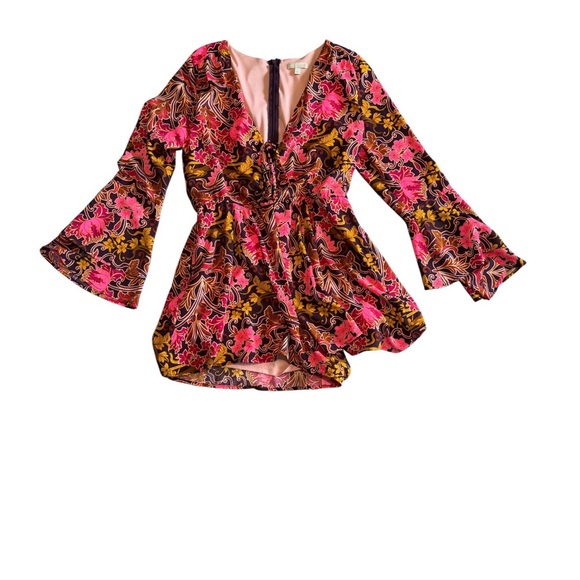 Gianni Bini Pants - Gianni Bini GB Floral Boho Romper Size L Pink Burgundy Bell Sleeve